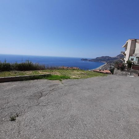 Nuova Casa Giulia Apartment Letojanni Exterior foto