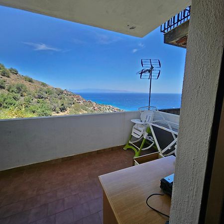 Nuova Casa Giulia Apartment Letojanni Exterior foto