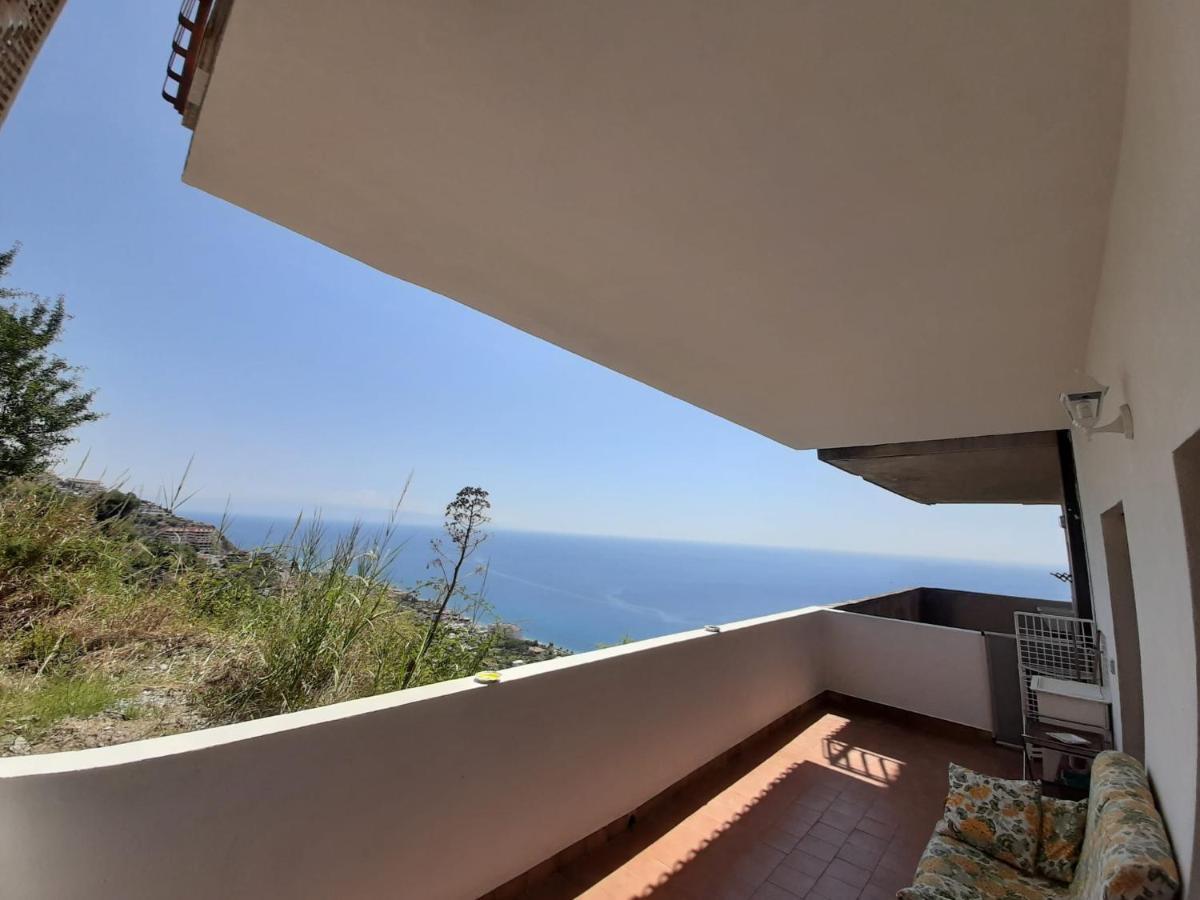 Nuova Casa Giulia Apartment Letojanni Exterior foto